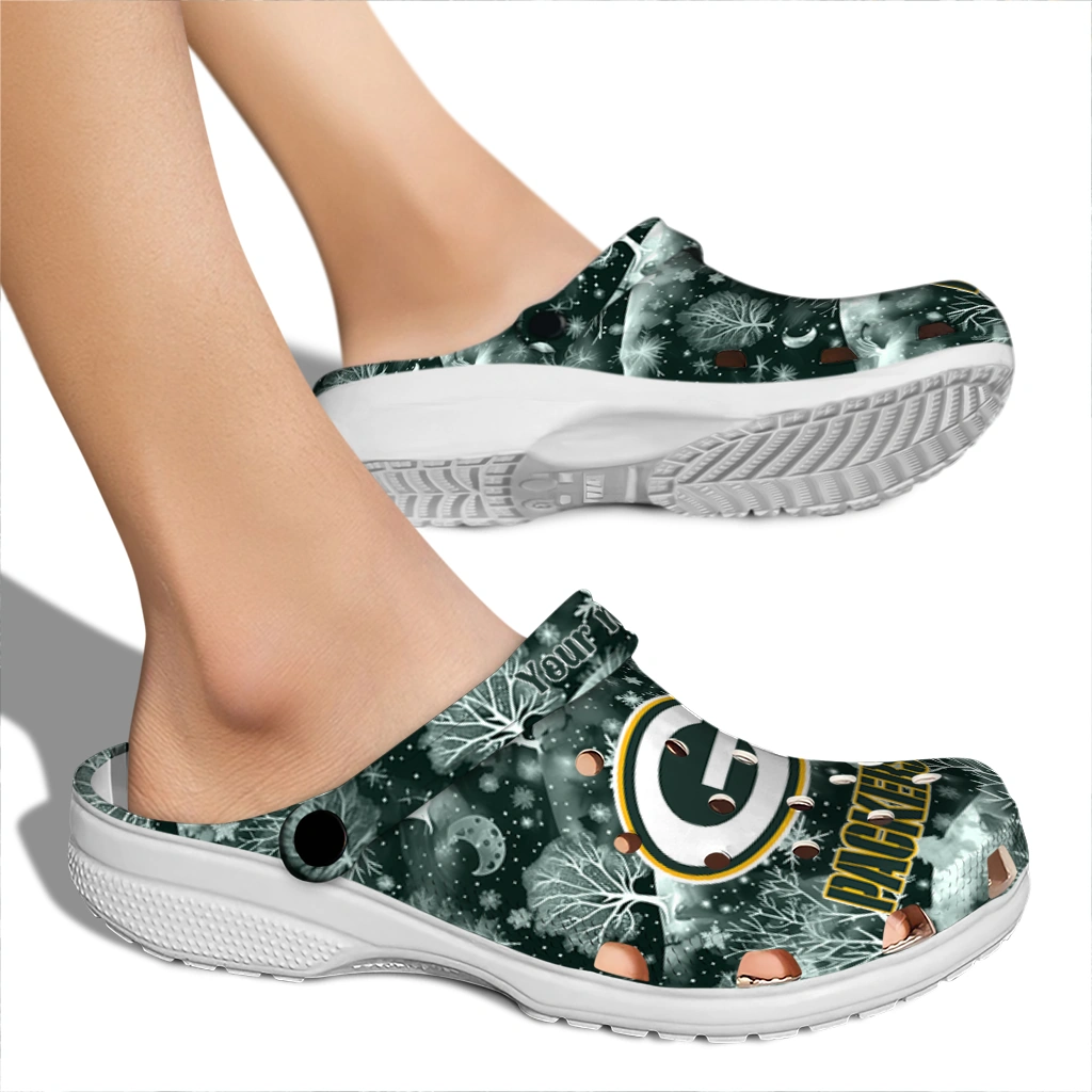 custom green bay packers snowy hills clogs fashion forward custom green bay packers snowy hills clogs fashion forward