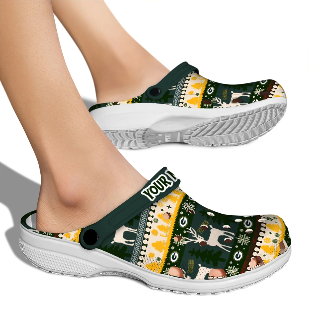 customized green bay packers christmas motif clogs fashion forward customized green bay packers christmas motif clogs fashion forward