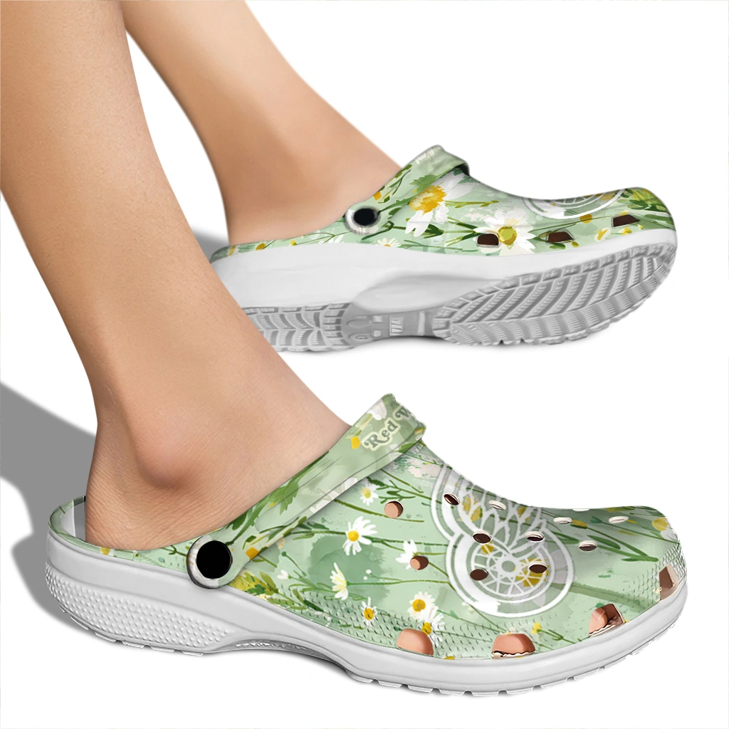 detroit red wings daisy cluster clogs fashion forward detroit red wings daisy cluster clogs fashion forward
