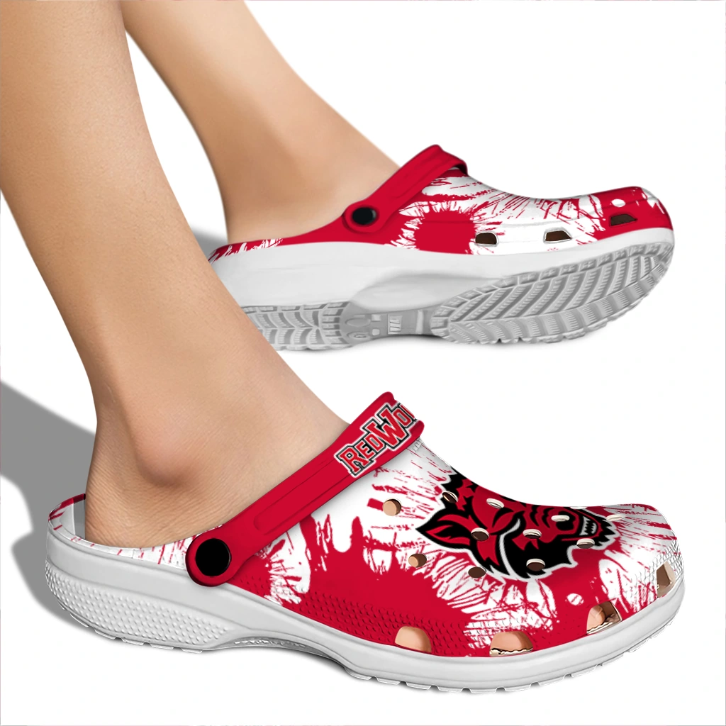 arkansas-state-red-wolves-splatter-graphics-clogs-fashion-forward