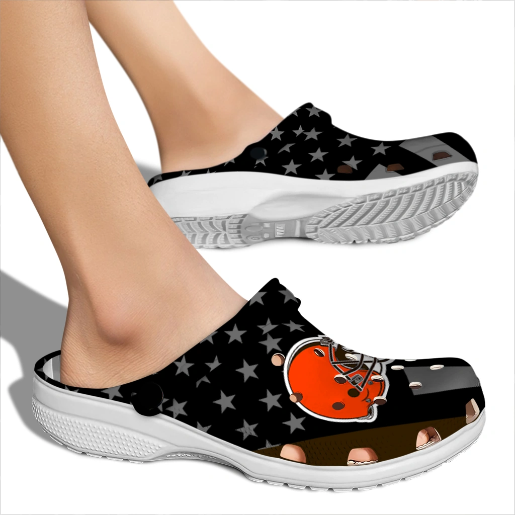 cleveland-browns-stellar-stripes-theme-clogs-fashion-forward
