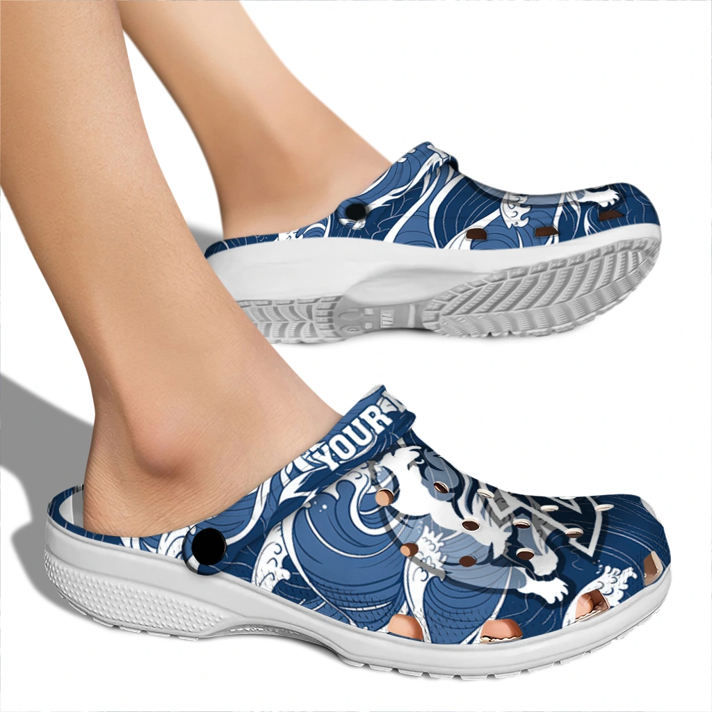 custom-drake-bulldogs-wave-flow-clogs-fashion-forward.webp