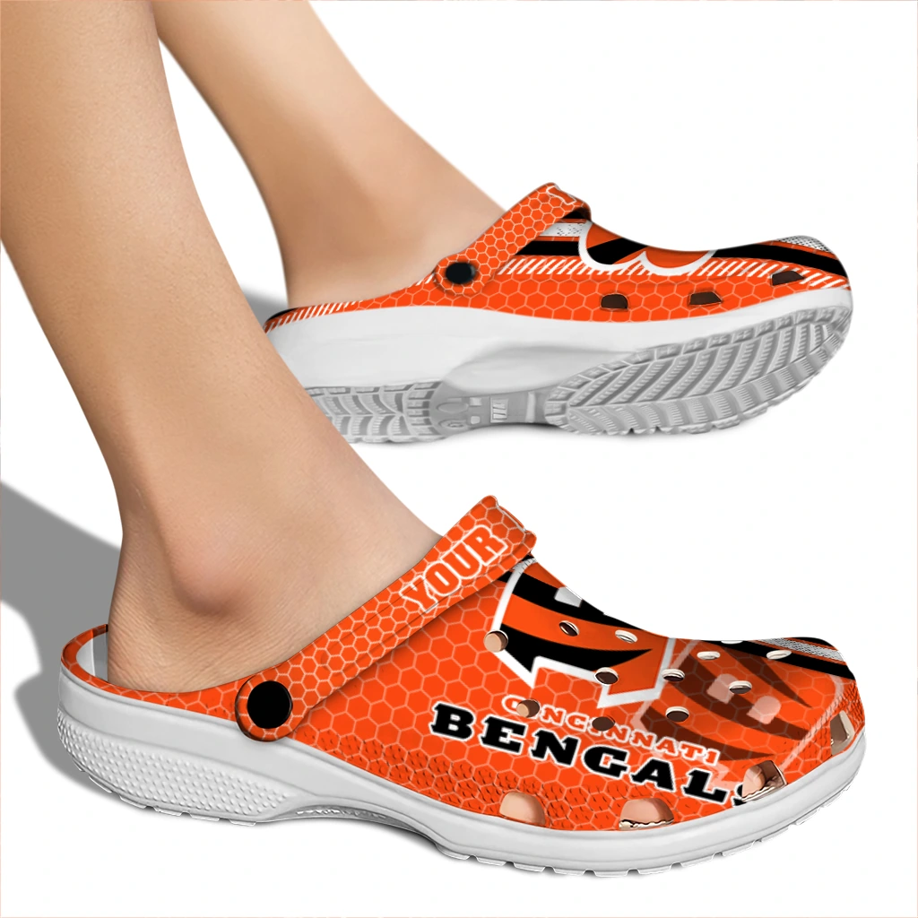 customized-cincinnati-bengals-contrasting-stripes-clogs-fashion-forward