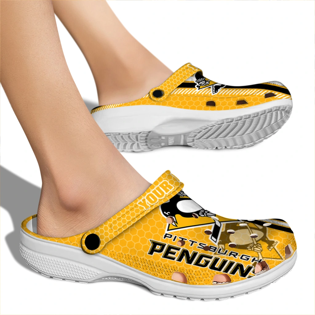 customized-pittsburgh-penguins-contrasting-stripes-clogs-fashion-forward