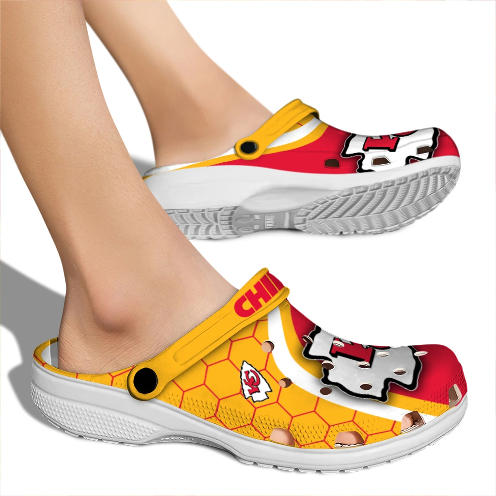 kansas-city-chiefs-hexagon-grid-clogs-fashion-forward