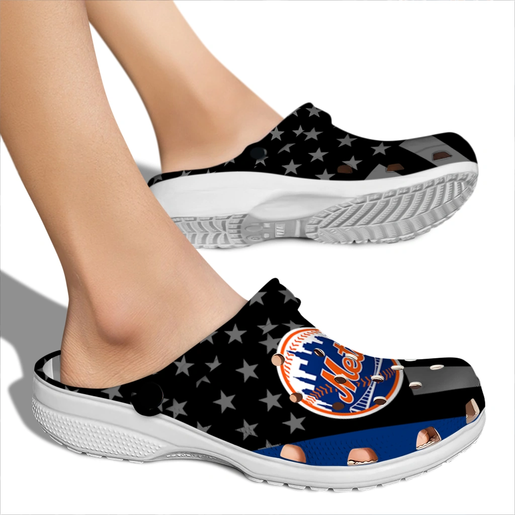 new-york-mets-stellar-stripes-theme-clogs-fashion-forward