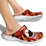 personalized-pringles-autumn-leaf-red-brown-clogs-best-selling-hey-clogs.webp