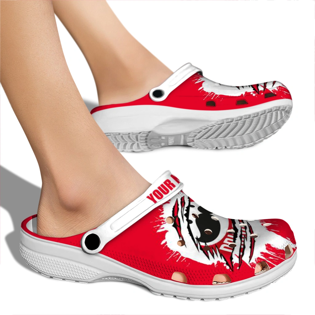 personalized-pringles-red-claw-red-white-clogs-fashion-forward-hey-clogs.webp